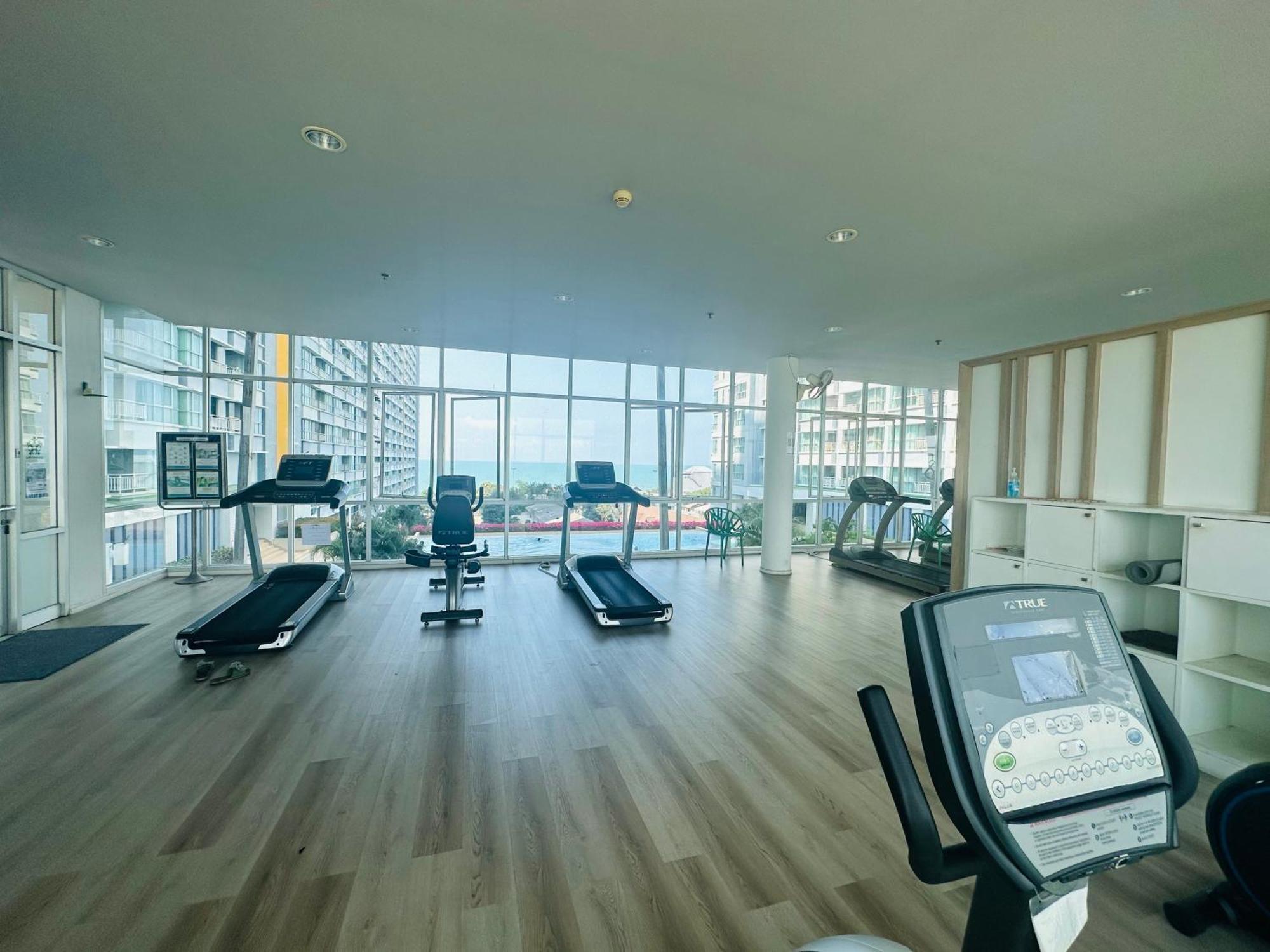 Seaview Beach Room Lumpini-Pool And Gym Face To Ocean Jomtien Beach Zewnętrze zdjęcie