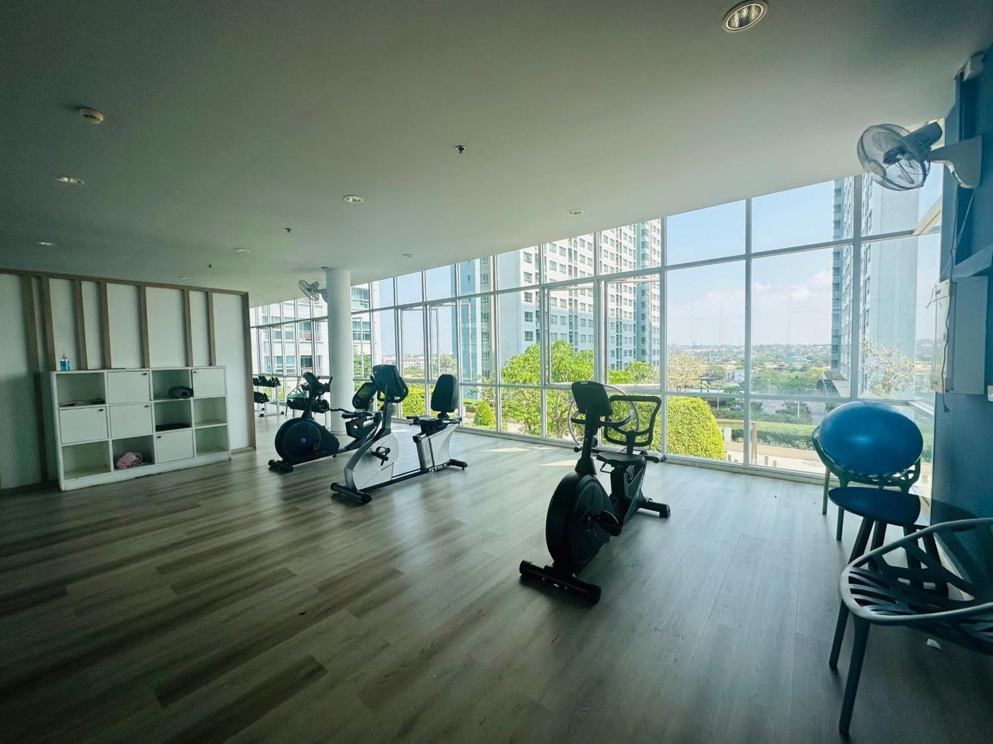 Seaview Beach Room Lumpini-Pool And Gym Face To Ocean Jomtien Beach Zewnętrze zdjęcie