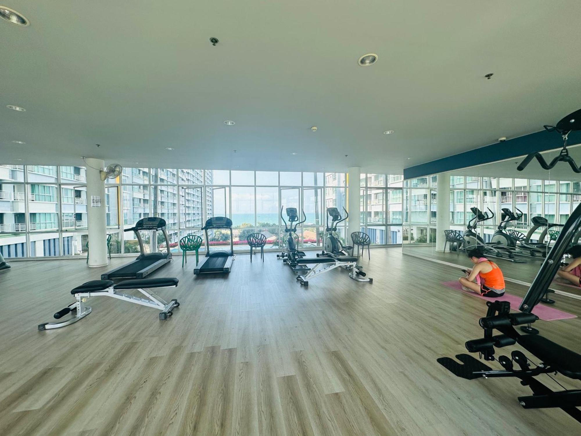 Seaview Beach Room Lumpini-Pool And Gym Face To Ocean Jomtien Beach Zewnętrze zdjęcie
