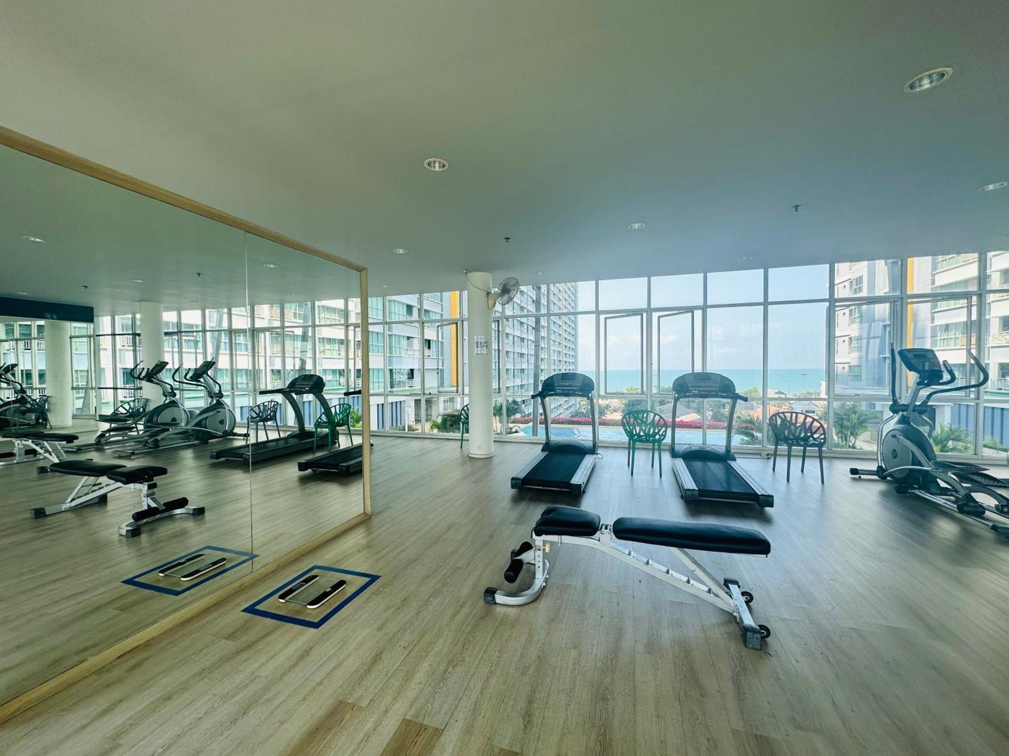 Seaview Beach Room Lumpini-Pool And Gym Face To Ocean Jomtien Beach Zewnętrze zdjęcie