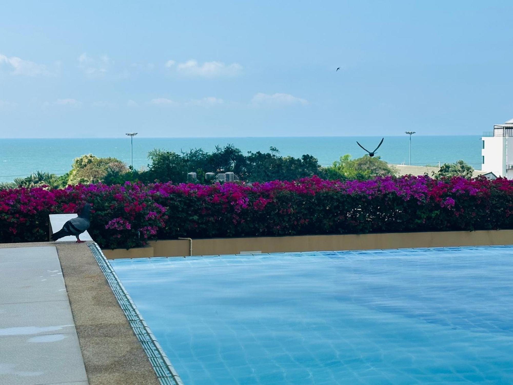 Seaview Beach Room Lumpini-Pool And Gym Face To Ocean Jomtien Beach Zewnętrze zdjęcie